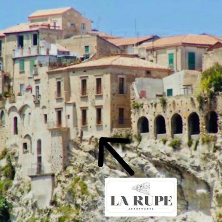 La Rupe Apartments トロペーア エクステリア 写真