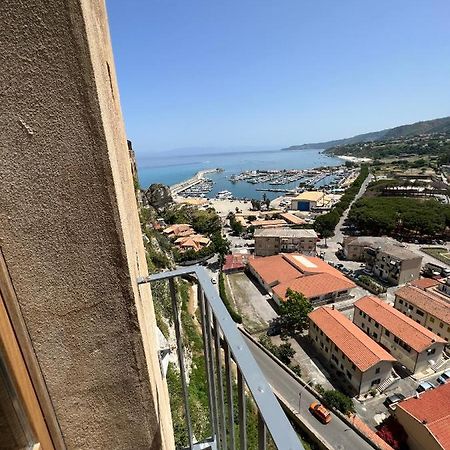 La Rupe Apartments トロペーア エクステリア 写真