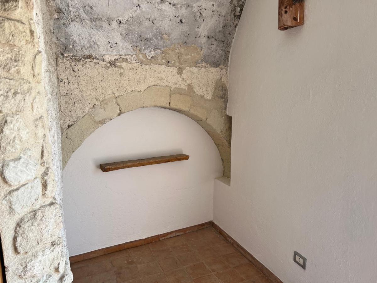 La Rupe Apartments トロペーア エクステリア 写真