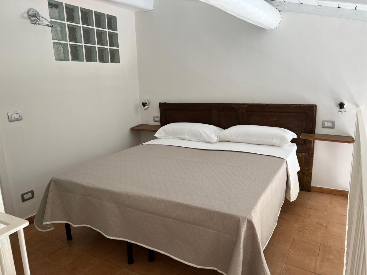 La Rupe Apartments トロペーア エクステリア 写真