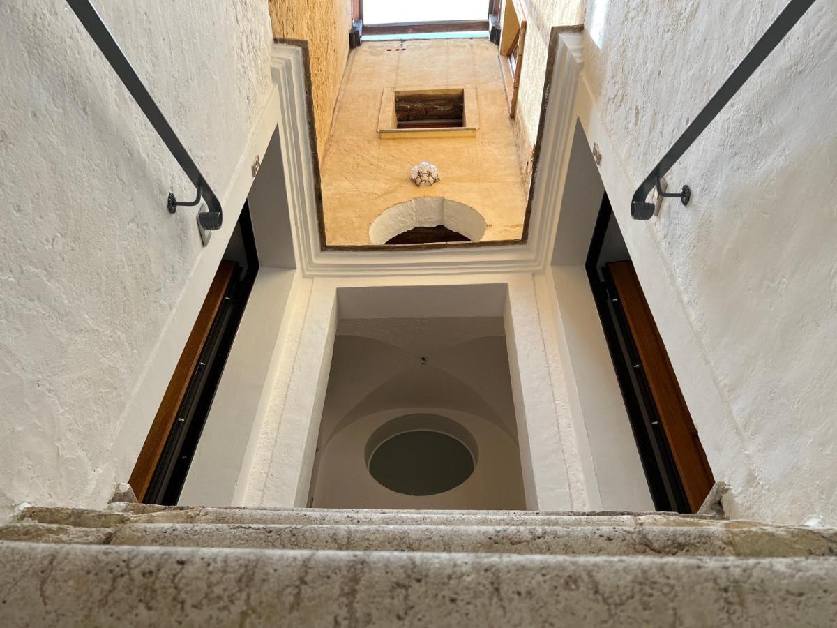 La Rupe Apartments トロペーア エクステリア 写真