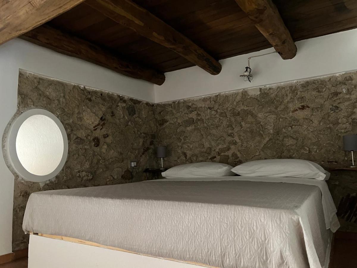 La Rupe Apartments トロペーア エクステリア 写真