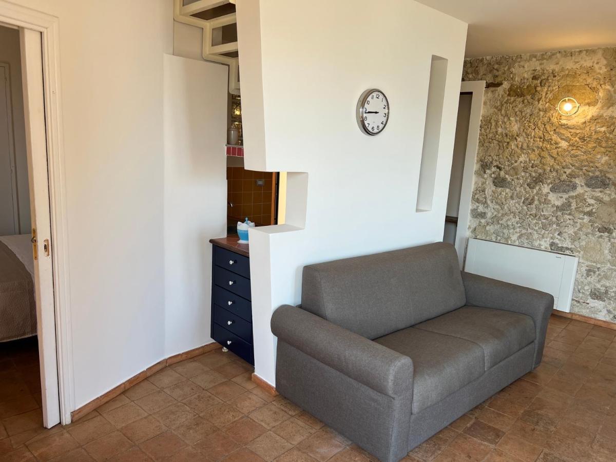 La Rupe Apartments トロペーア エクステリア 写真